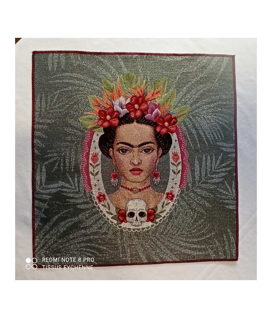 Carré jacquard - 47x47 - Frida Kahlo médaillon - brillant doré - finition point Bourdon
