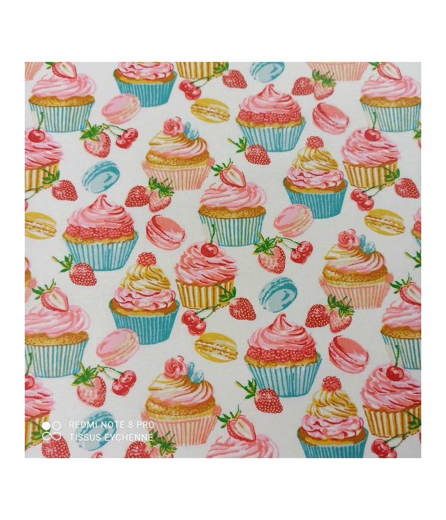 Tissu coton ENDUIT - Cupcake Fraise